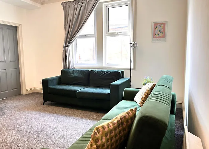 Spacious One Bedroom Apartment Next To Winter Gardens With Free On-Site Parking, Blackpool