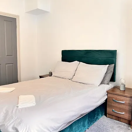 Spacious One Bedroom Apartment Next To Winter Gardens With Free On-Site Parking, Blackpool Esterno foto