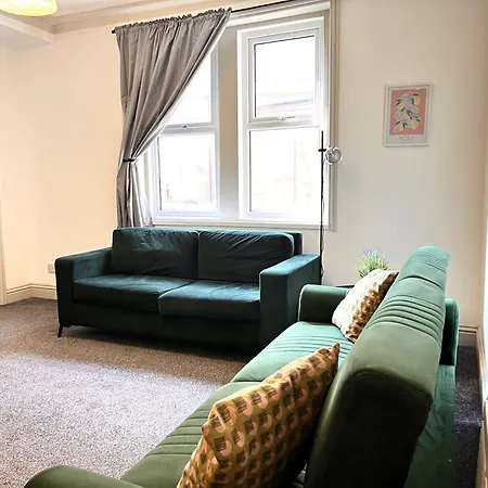 Spacious One Bedroom Apartment Next To Winter Gardens With Free On-Site Parking, Blackpool Esterno foto