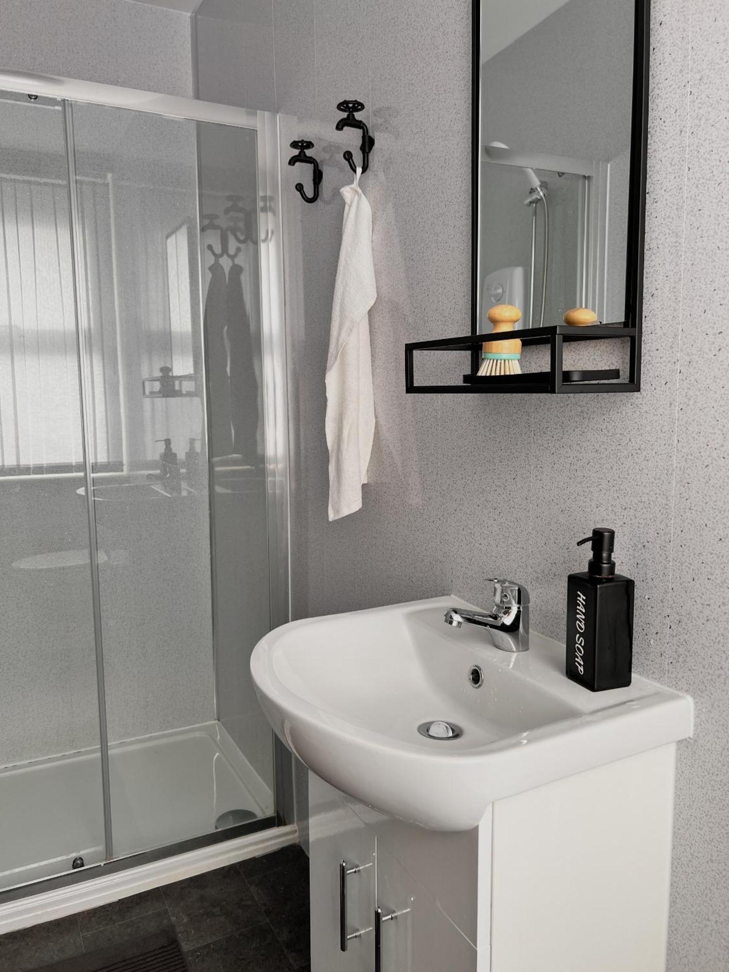 Appartamento Spacious One Bedroom Next To Winter Gardens With Free On-site Parking,