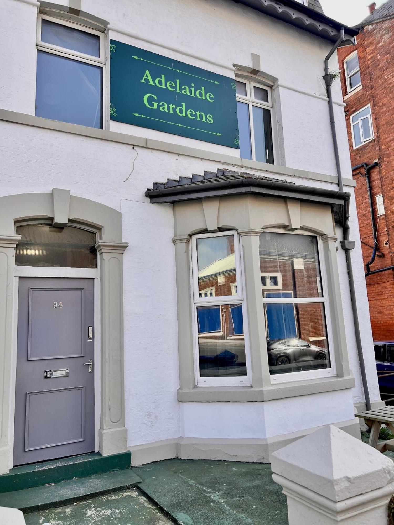 Spacious One Bedroom Next To Winter Gardens With Free On-site Parking, Appartamento Blackpool